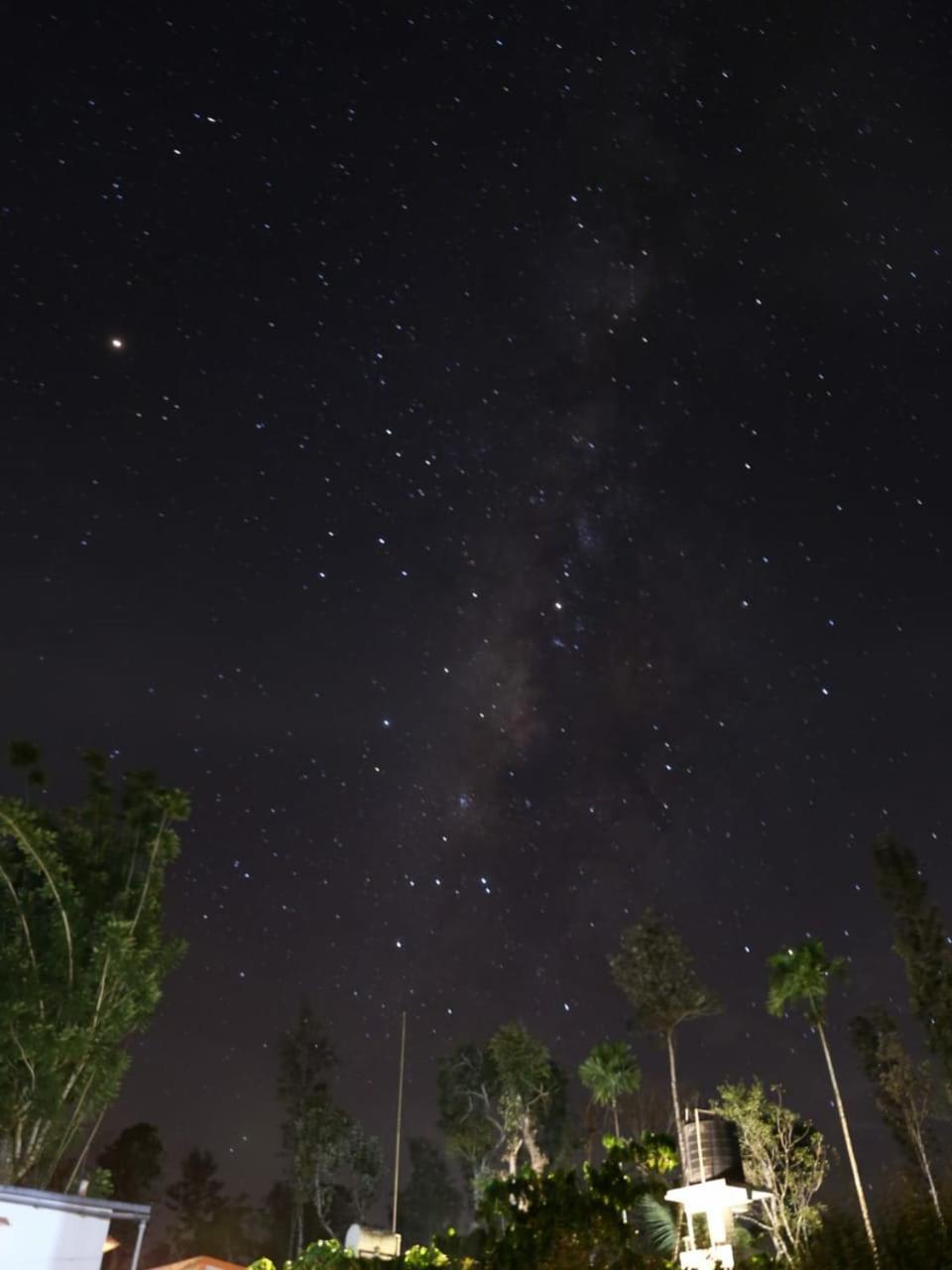 Coorg Kolamotte Hotel Gonikoppal Eksteriør billede